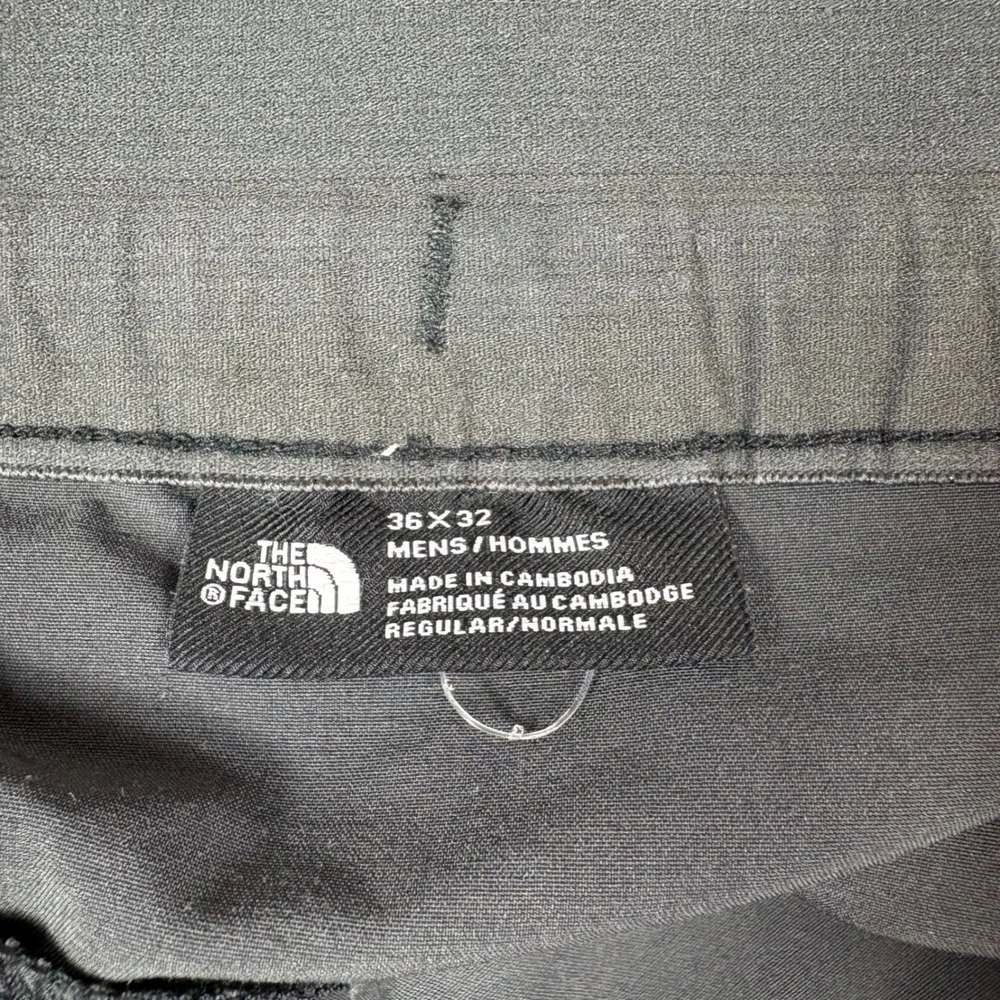 The North Face Mens Convertible Hiking Pants Dark Gray 36x32 Zip Off Cargo